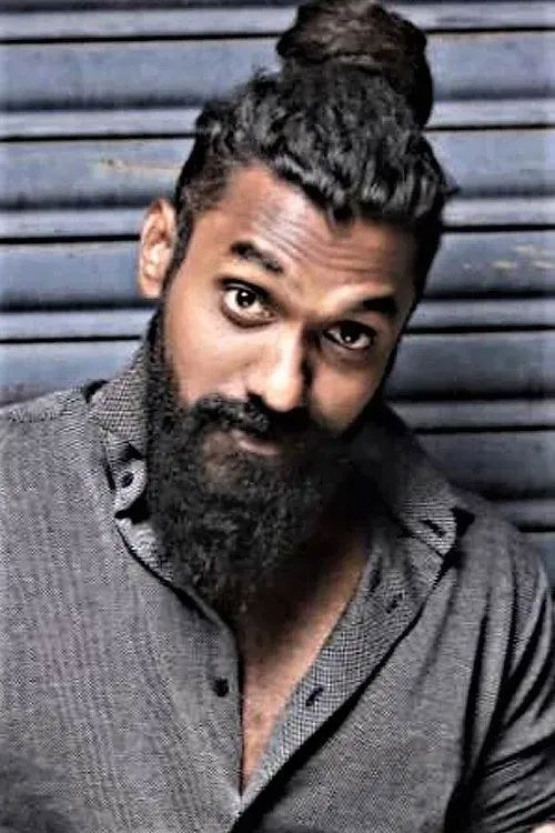 Bigg Boss 10 Telugu: ఆఖరు నిమిషంలో ట్విస్ట్.. బిగ్ బాస్‏లోకి టాలీవుడ్ తోపు విలన్.. ఇక రచ్చే..